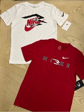 *NWT* Boys Nike Short Sleeve Tees Size M
